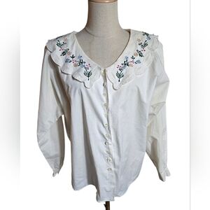 At Last Vintage Embroidered Big Collar White Blouse Top